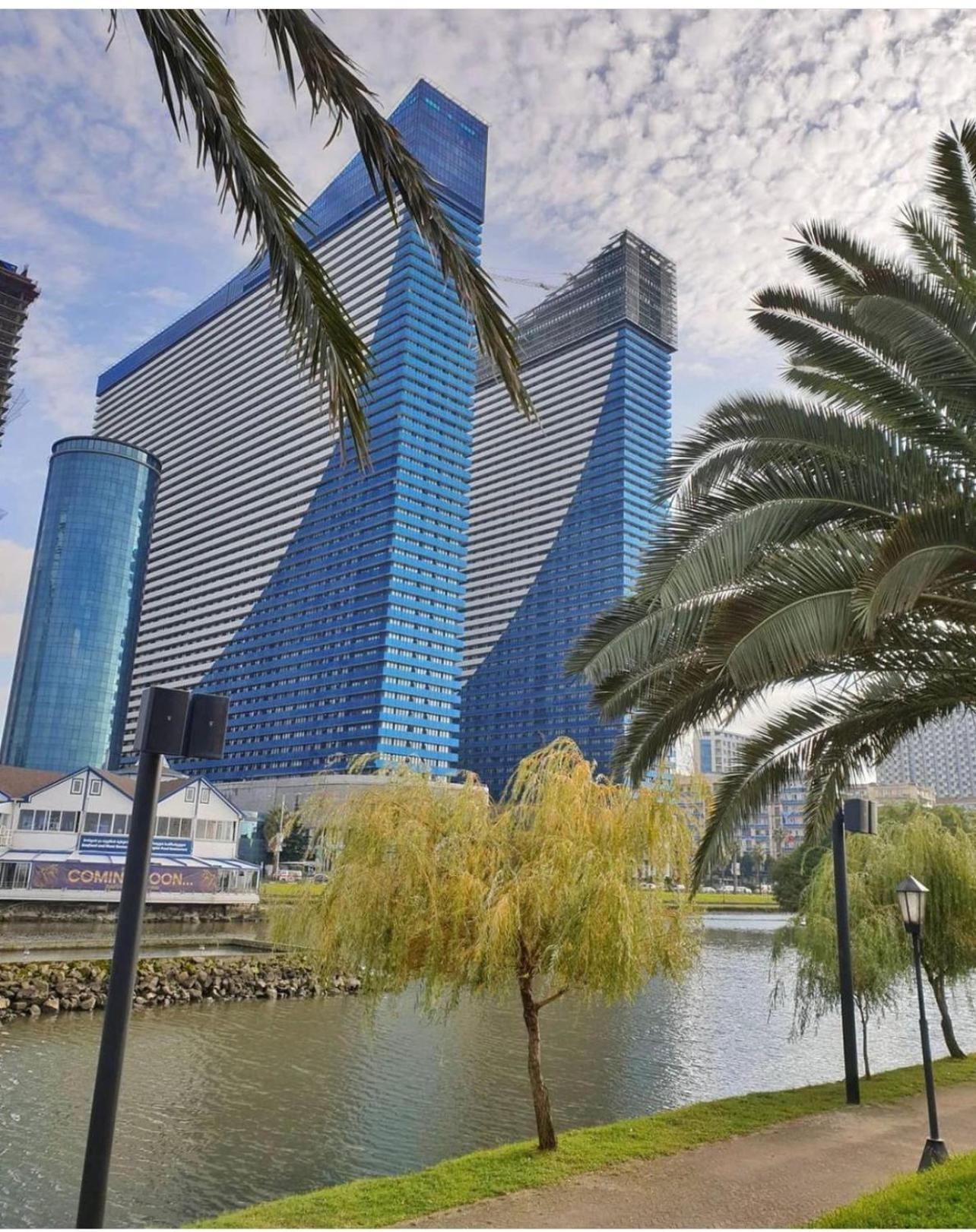 מלון באטומי Black Sea Luxury Towers מראה חיצוני תמונה
