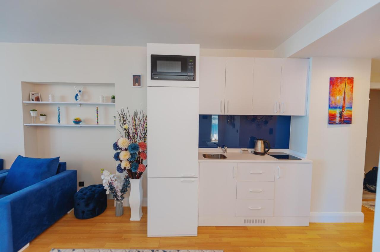 מלון באטומי Black Sea Luxury Towers מראה חיצוני תמונה