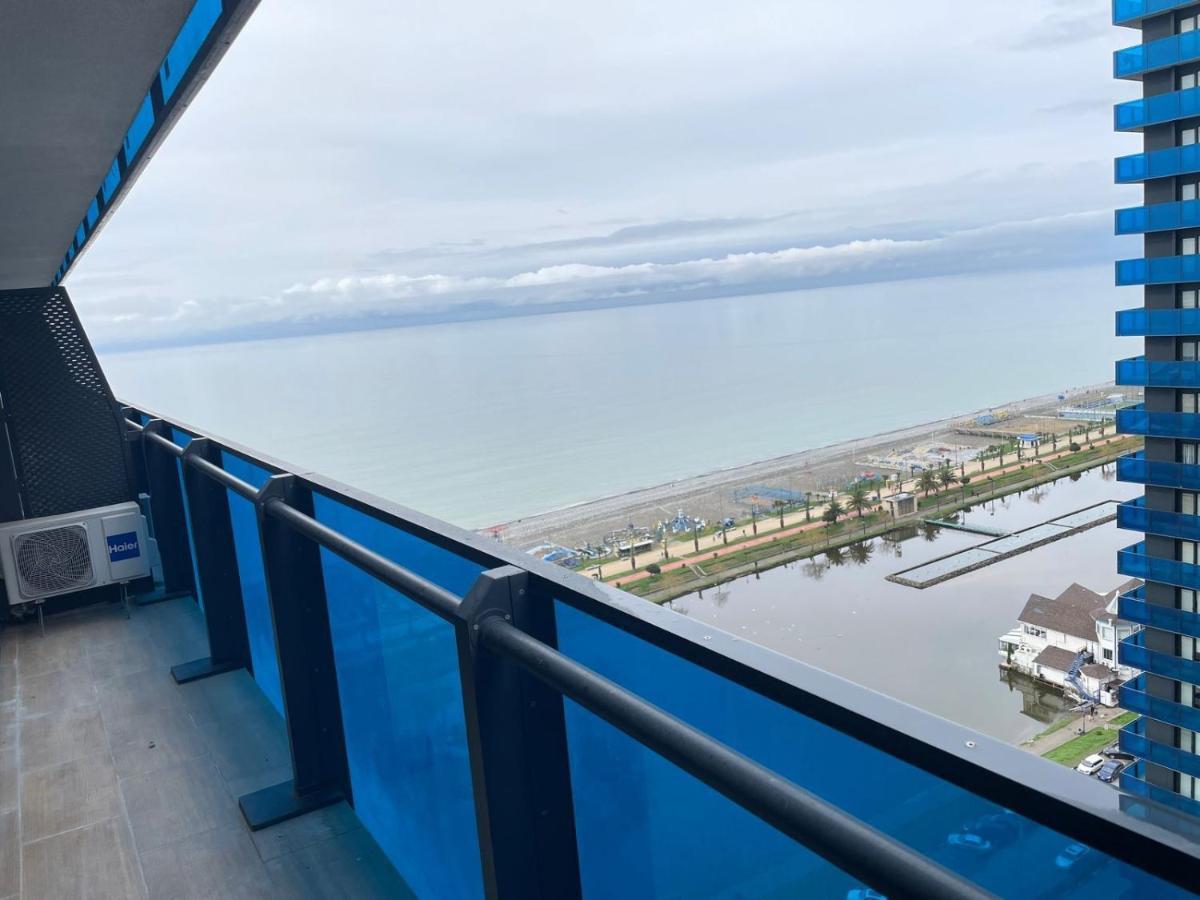 מלון באטומי Black Sea Luxury Towers מראה חיצוני תמונה