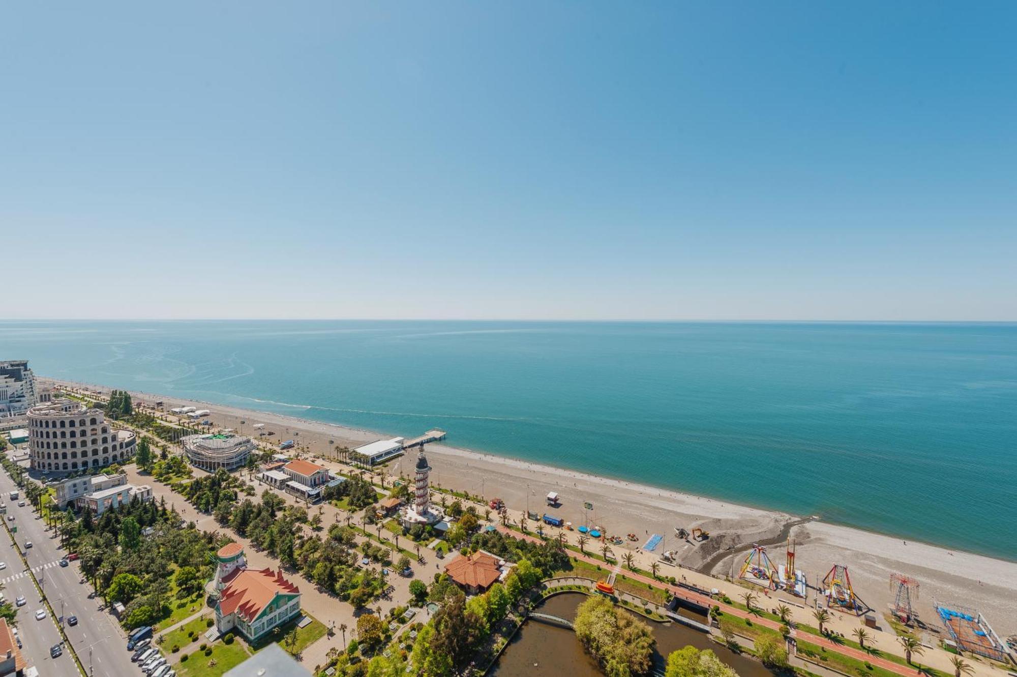 מלון באטומי Black Sea Luxury Towers מראה חיצוני תמונה