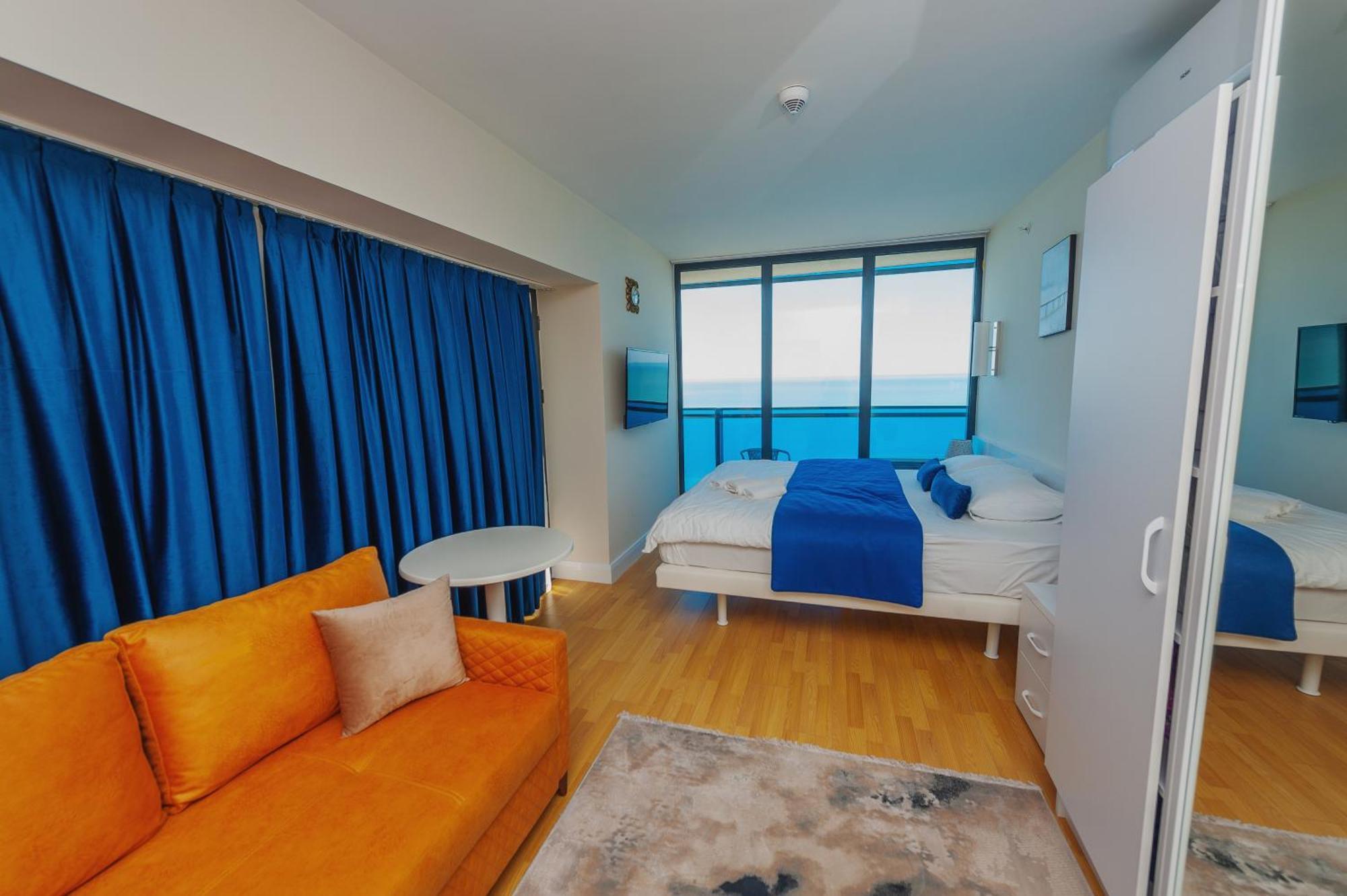 מלון באטומי Black Sea Luxury Towers מראה חיצוני תמונה