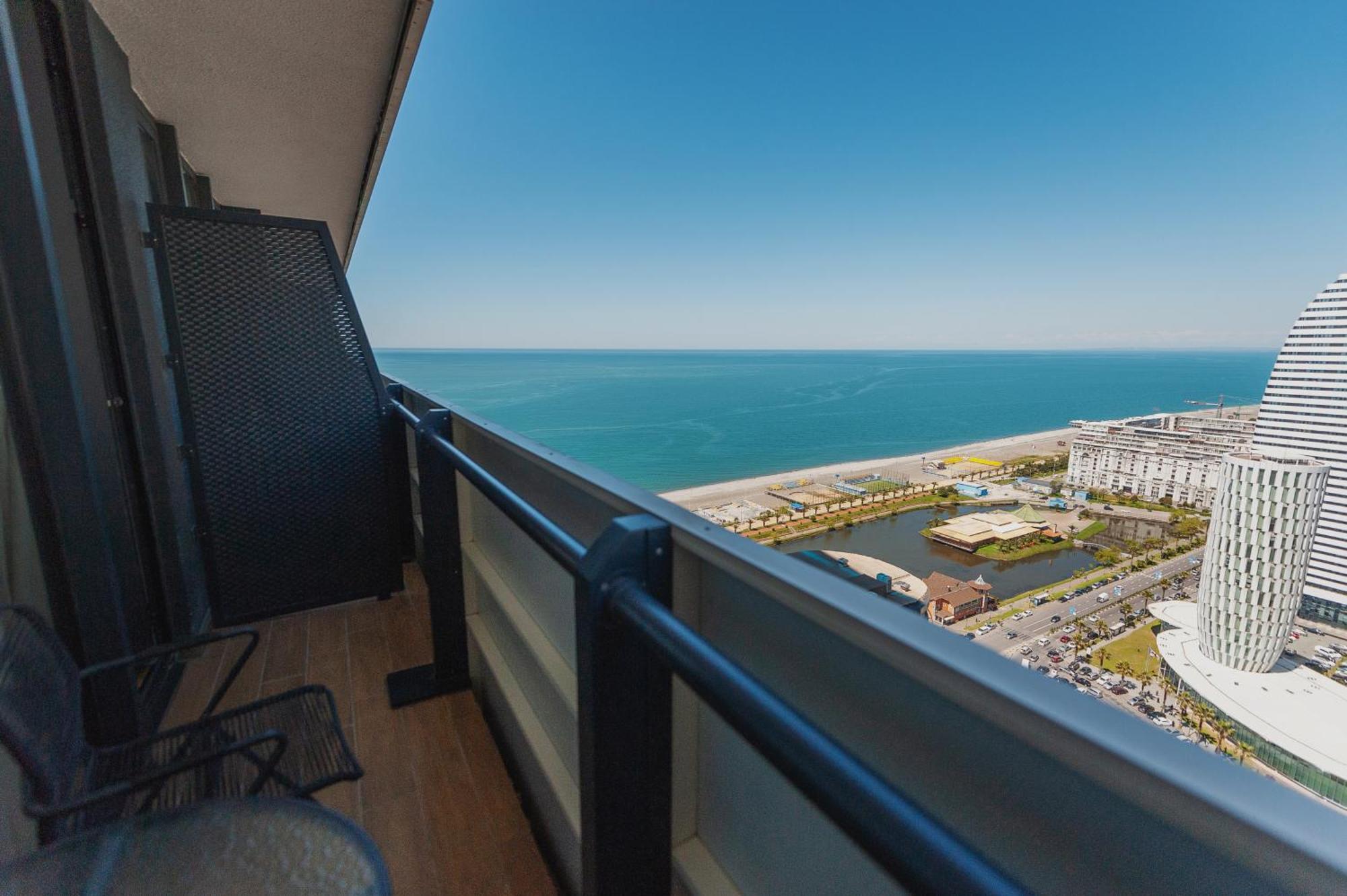 מלון באטומי Black Sea Luxury Towers מראה חיצוני תמונה