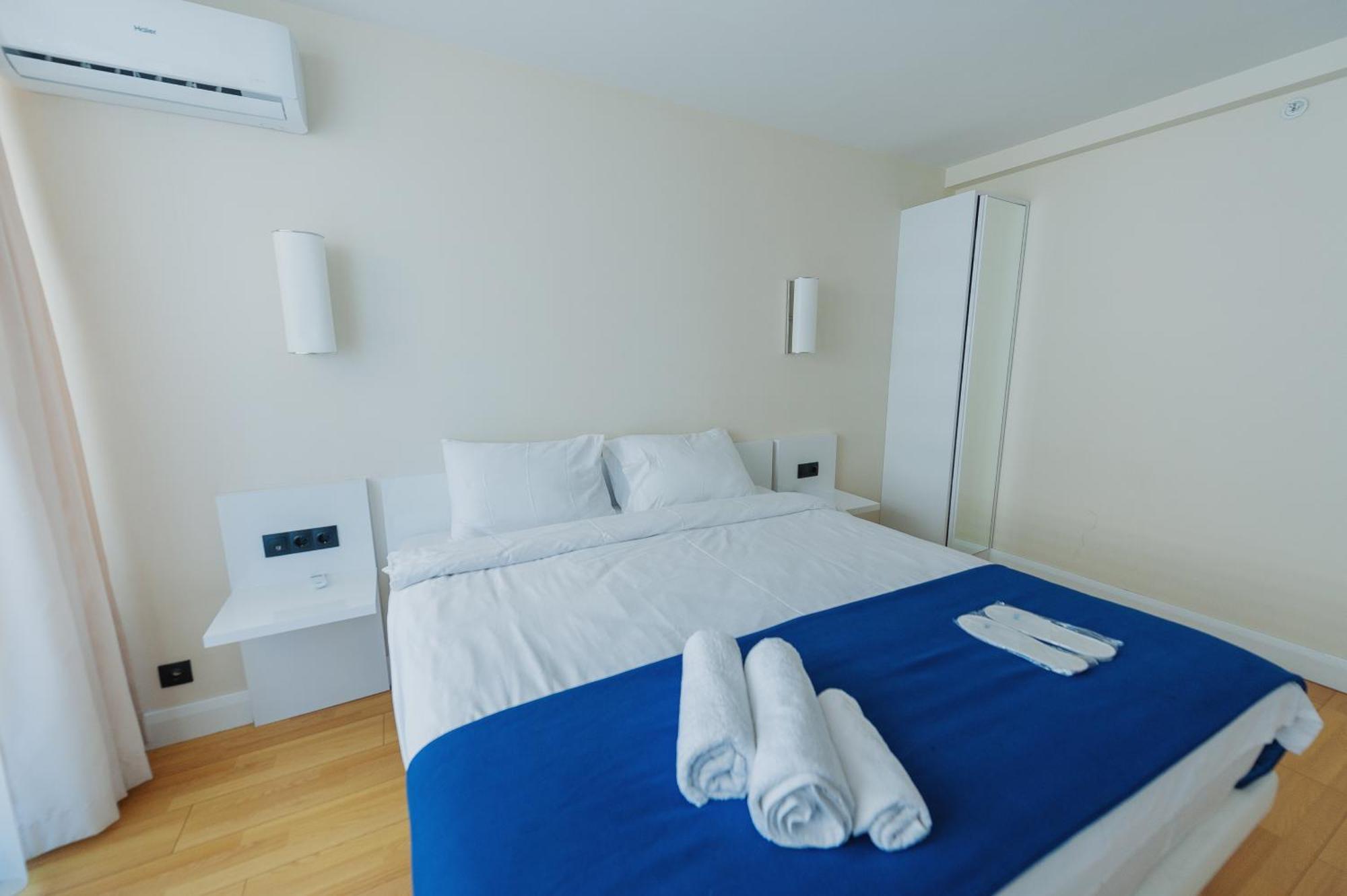 מלון באטומי Black Sea Luxury Towers מראה חיצוני תמונה
