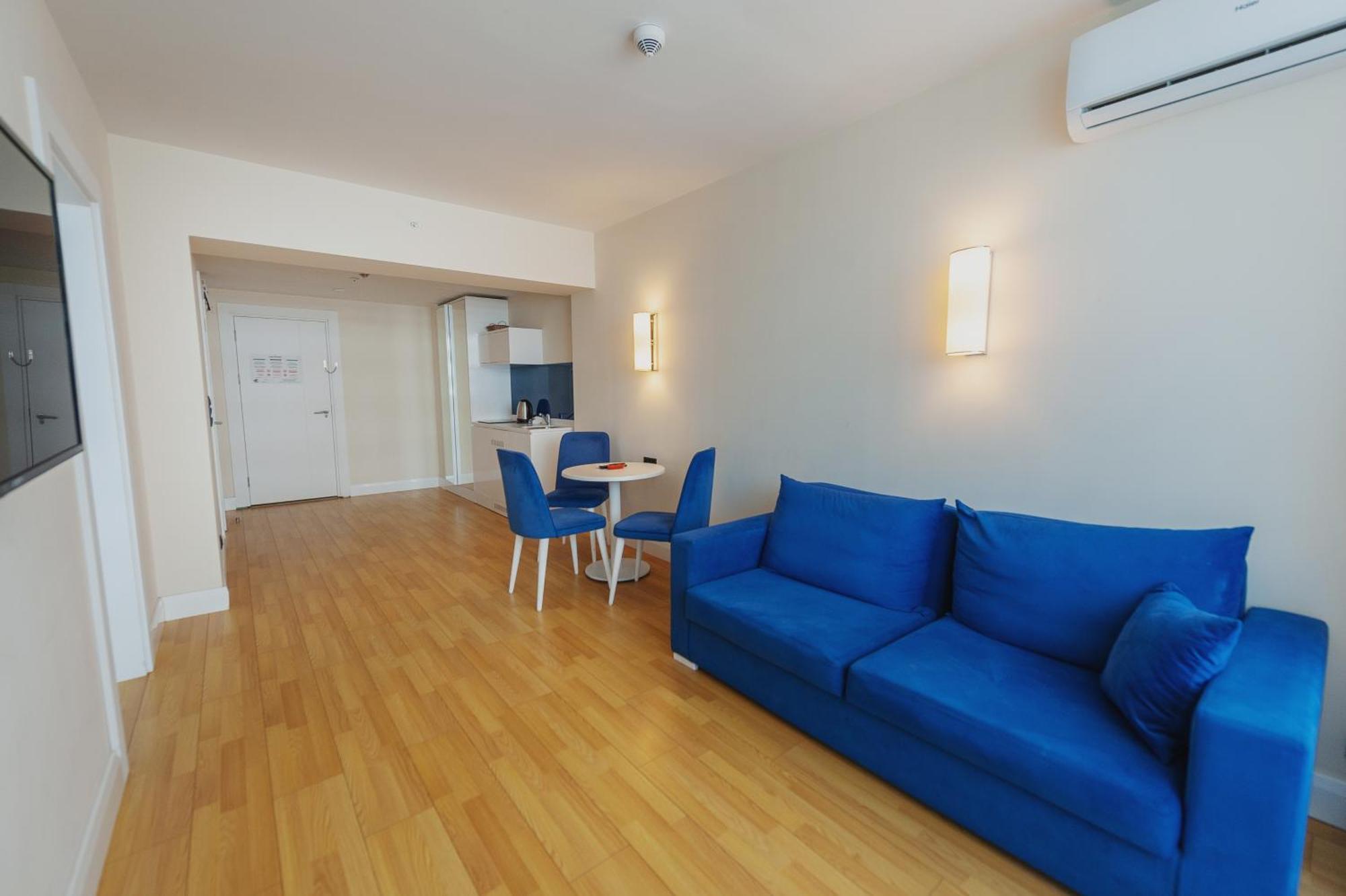 מלון באטומי Black Sea Luxury Towers מראה חיצוני תמונה