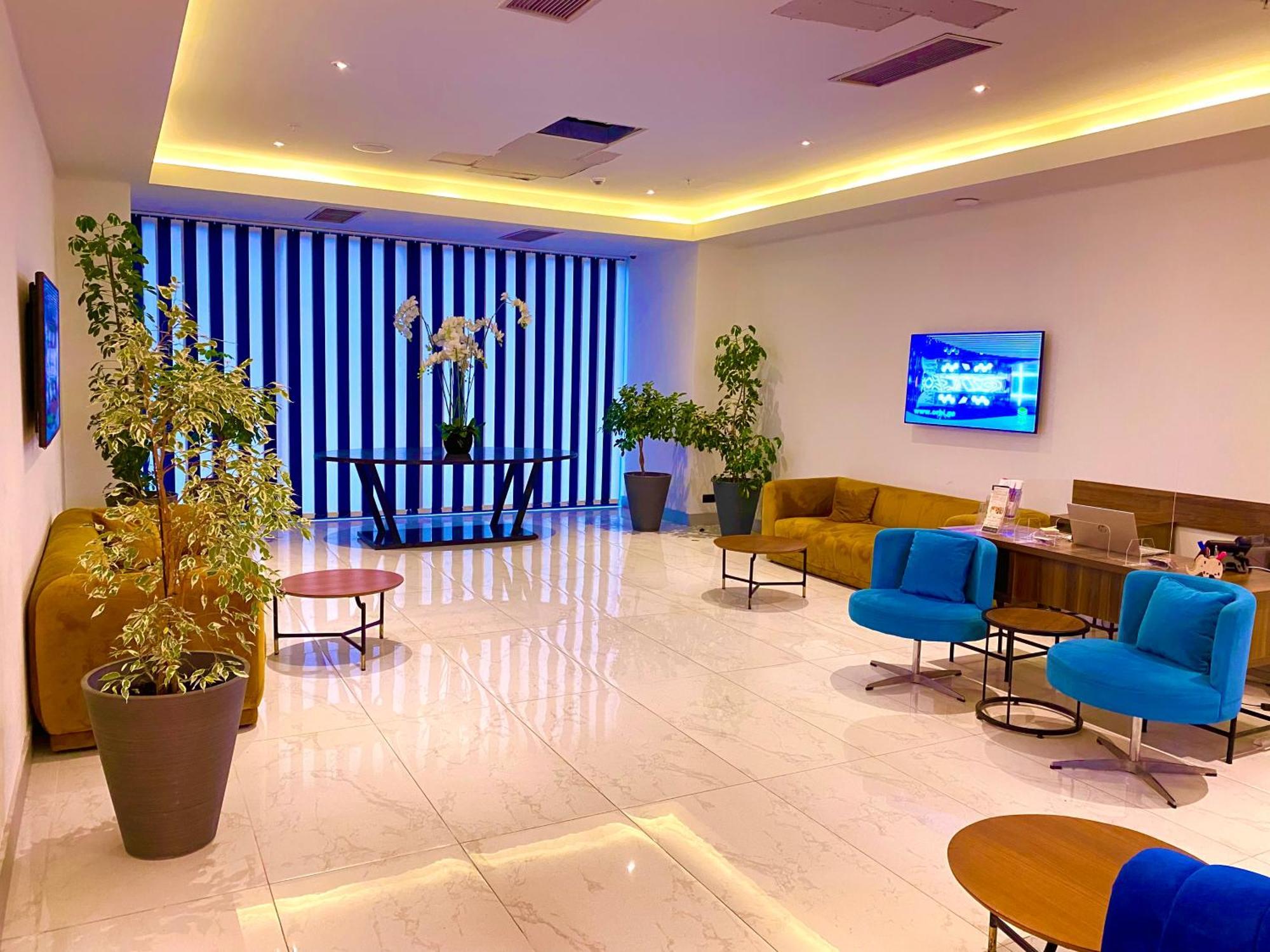 מלון באטומי Black Sea Luxury Towers מראה חיצוני תמונה